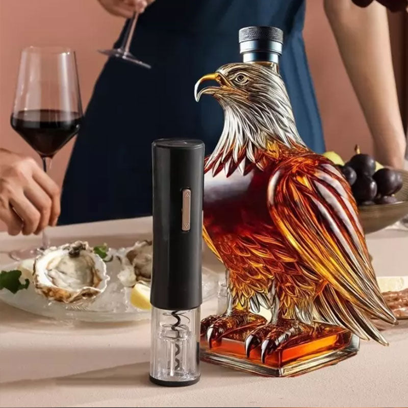 Small Eagle - shaped Whiskey Decanter. Ideal for Dad or Husband. Exquisite Glass Bottle, Perfect for Holiday Home Decor